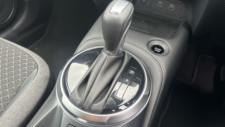 Nissan Juke 1.6 Hybrid N-Connecta 5dr Auto Hybrid Hatchback